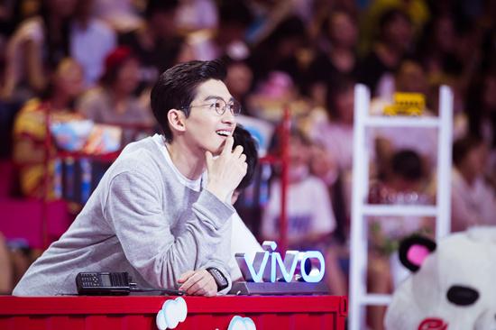 张翰卸下偶像包袱了？节目中调侃自己表情包