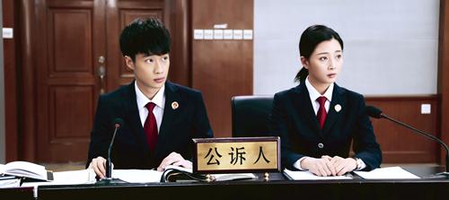 李洋《人民检察官》开播 搭档殷桃组“师徒CP”