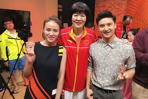 田亮女排夺冠后见郎平 推荐森碟拜师郎导练排球