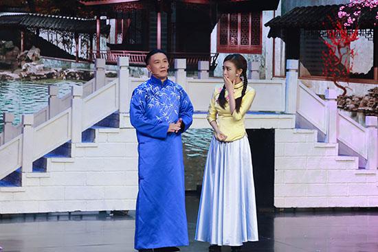 秦岚《跨界喜剧王》 哭着丢包袱