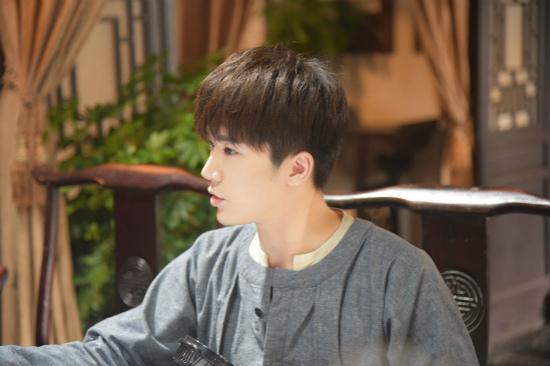 《天津大码头》曝剧照 曾虹畅大跨度角色考演技