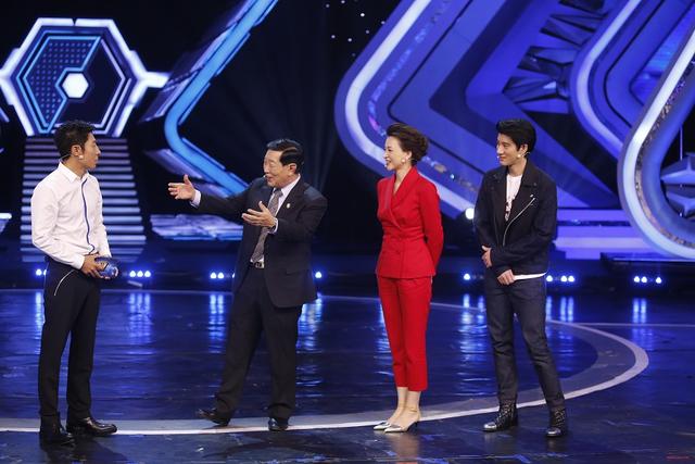 董卿首度松口承认已有宝宝 父母帮照顾