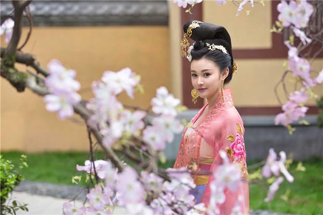 王靓雅《夜行人》挑大梁 饰演女版“福尔摩斯”