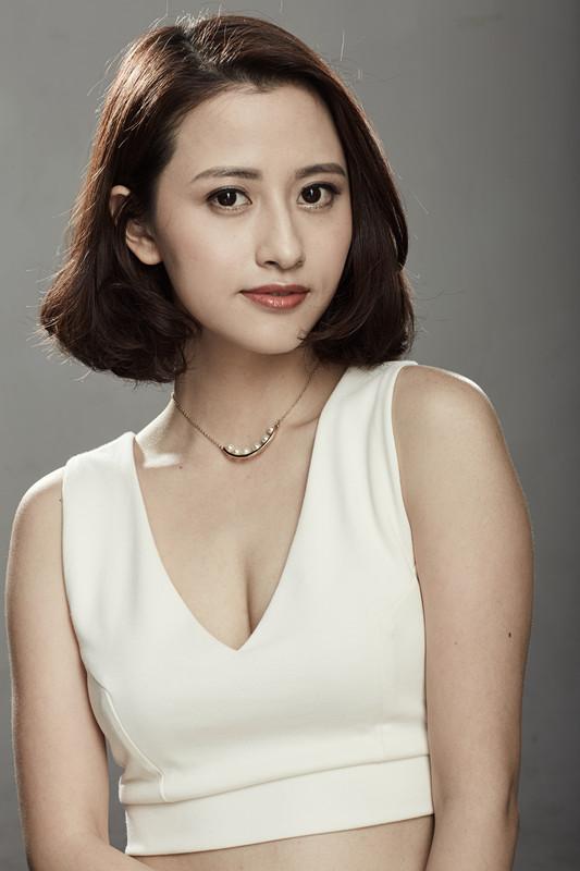 陈雅丽演绎异能高冷美女 扮酷致敬黑寡妇