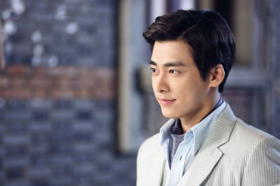 《麻雀》收视火爆 李易峰“拉近”谍战剧距离感