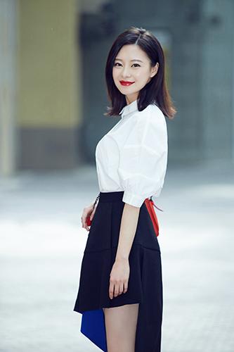 王汀毕业“脱单”剧组 《盲约》中悲情担当