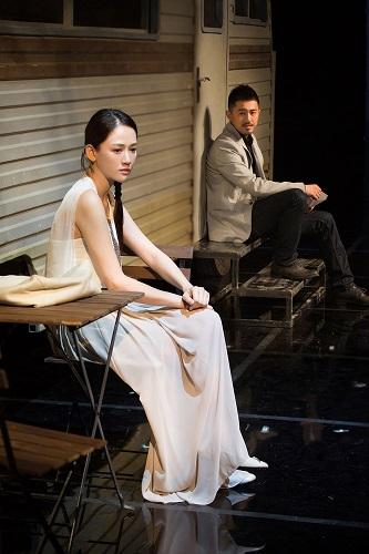 《面包树上的女人》爆场谢幕 陈乔恩演完美程韵