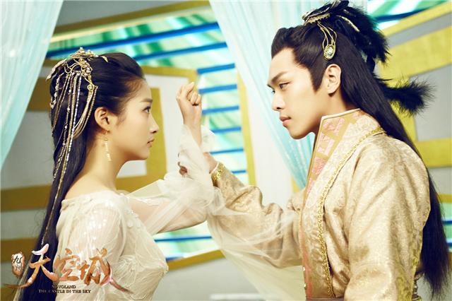 《天空城》的反套路成功:这个夏天可以很魔性