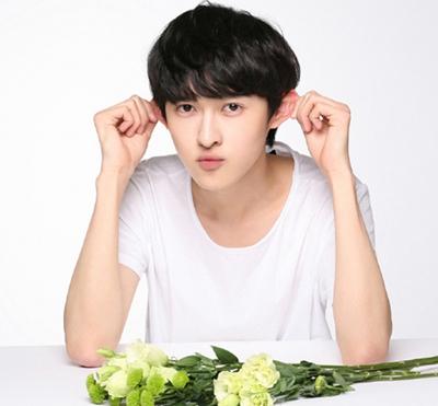 赵一铭《请你跟我这样zuo》很蜜汁 明日继续zuo