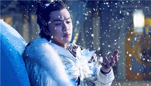 《天空城》的反套路成功:这个夏天可以很魔性