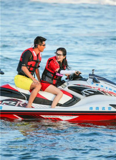 张继科和谢娜同时落水：孙杨选择救张继科