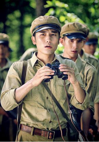 张耀宇出演《学生兵》 阳光小生成了热血男儿