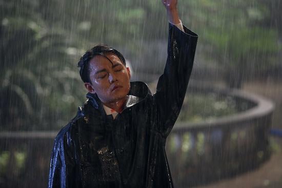 尹正《麻雀》遇爱秒变深情 凶狠特工两面反差萌