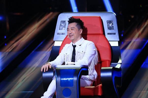 《新歌声》决赛6强上演三国杀 哈林现场被表白