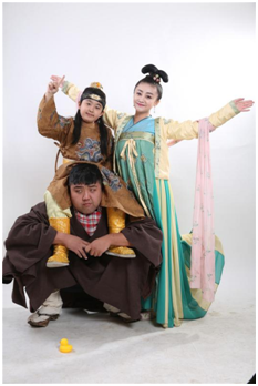 《又拐皇》陆骏瑶cos梦露 美娇娘变商业奇才