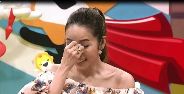 侯佩岑谈及周杰伦直冒汗 神情紧张眼睛湿润