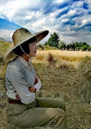 《花儿与远方》拍摄中 蒋雯丽变身“麦田里的守望者”