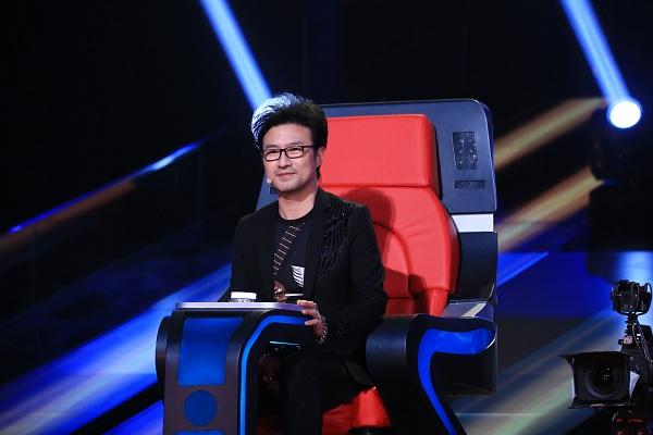 《新歌声》决赛6强上演三国杀 哈林现场被表白