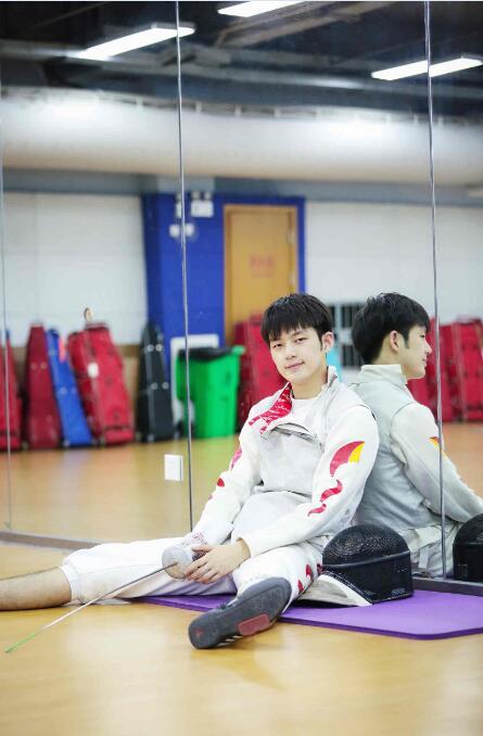 击剑男神董力加盟《爸爸4》 90后也来当爸？