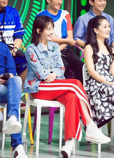 白百何《快本》挑战黑暗料理直呼美味 惊呆网友