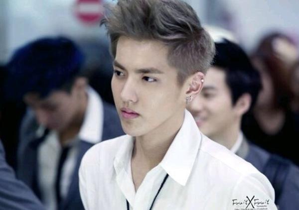 王龙华鹿晗李易峰:谁是真正的白衬衫男神?