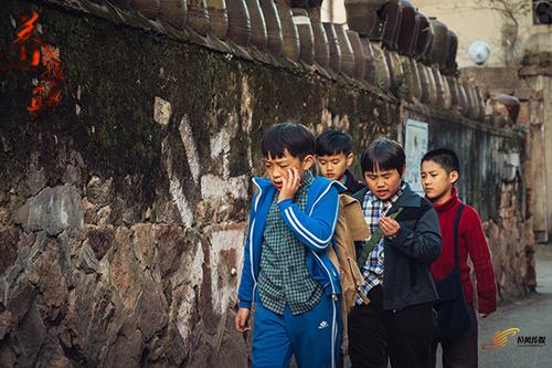 《养个孩子》聚焦家庭教育 六字金经献宝辣妈