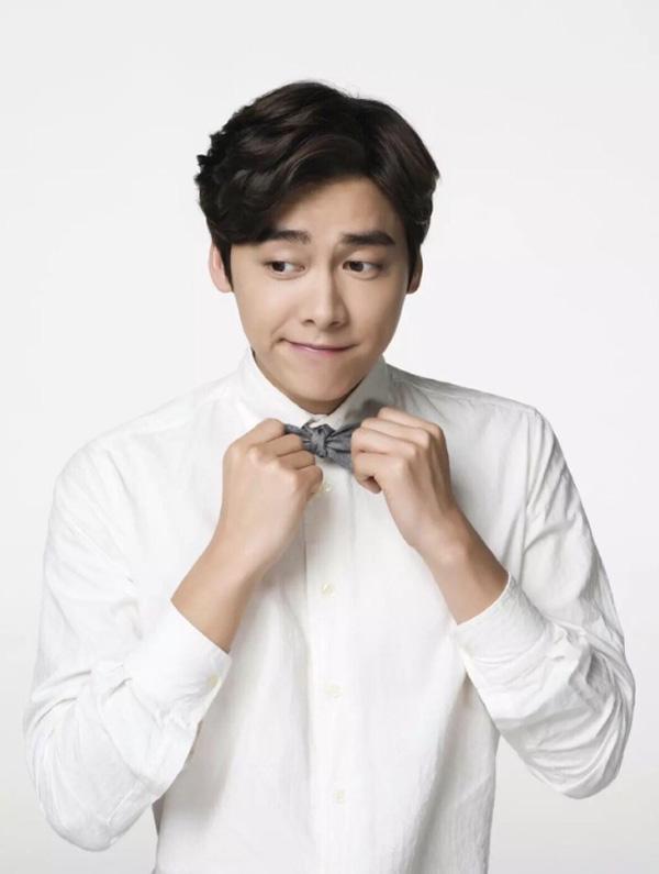 王龙华鹿晗李易峰:谁是真正的白衬衫男神?