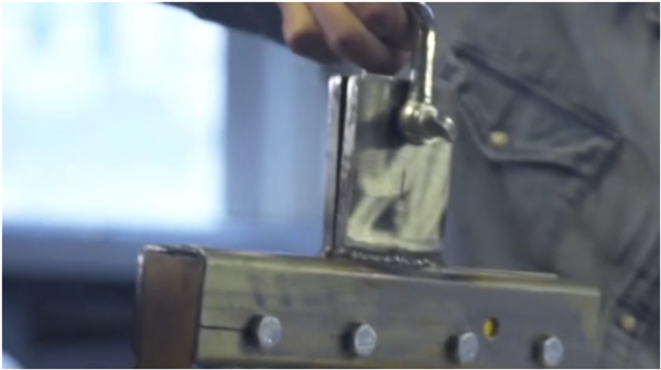 《命悬一线》:这才是最高级的“虐星”真人秀