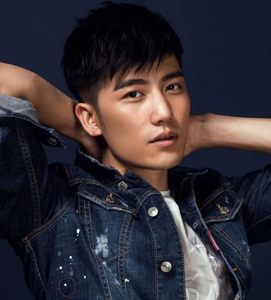 张耀宇:贾乃亮万能助手 《学生兵》热血男儿