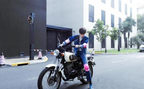 焦俊艳开了个《问题餐厅》 要为职场女性说话！