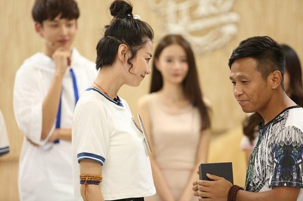 王思聪狂飙演技“负心汉”上身 却惨遭选手袭胸