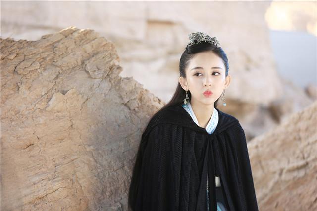 《择天记》杀青 古力娜扎戏里清冷戏外甜