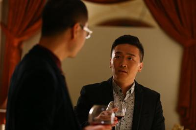 《卧虎》《遥远》两剧连播 朱义开启霸屏模式