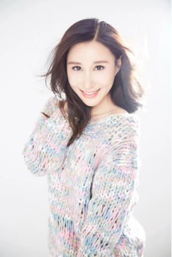 职场圣经《实习侠》开播 李竹君变身心机女白领