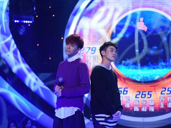 张敬轩加盟《麦王争霸》无包袱变身“表情帝”