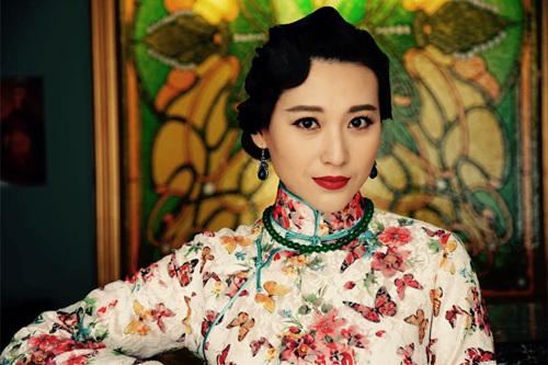 《红星照耀中国》热播  丹琳成性感妩媚歌女