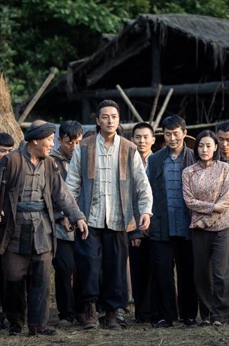 复仇+跨界 朱雨辰开启霸屏模式挑战形象反差