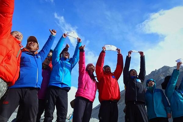 《长大成人》收官 乐嘉主持最高海拔成人礼 