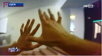 先互换手机再恋爱,国外交友节目这是在搞事情