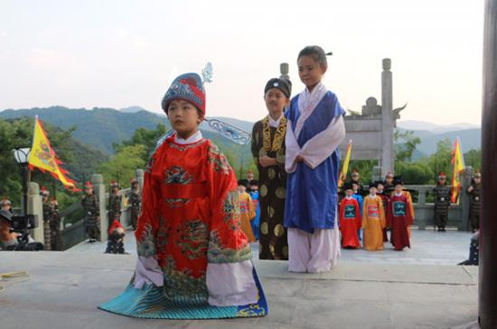 萌娃版《白蛇传》惹争议 总导演回应非一夜爆红