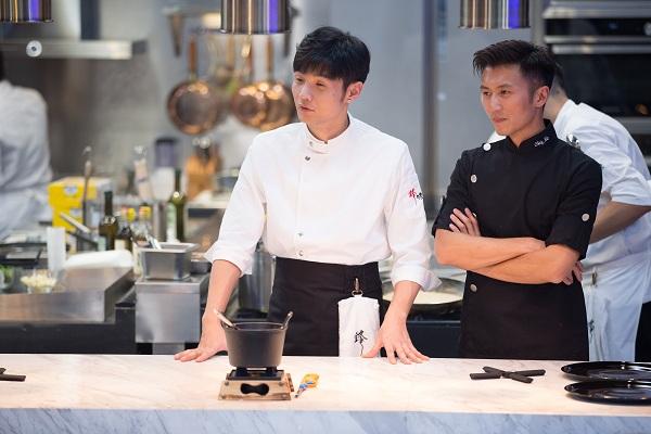 美食家点赞谢霆锋 吴君如神补刀：霆锋就是硬！