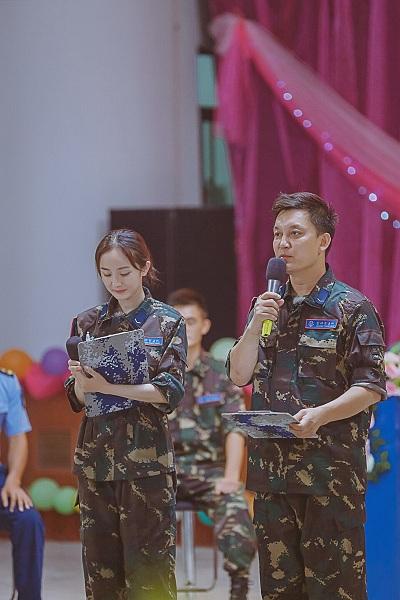 给家人打电话 杨幂选择了女儿而不是刘恺威？