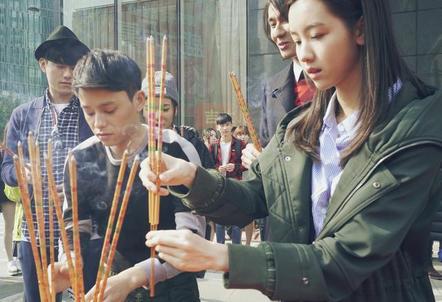 《求婚大作战》上海开机 张艺兴陈都灵组校园CP