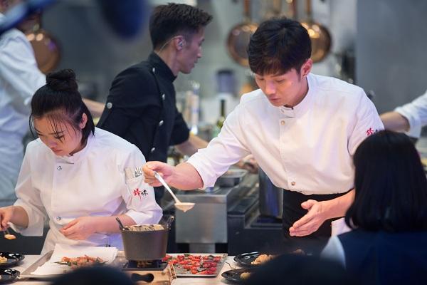 杨丞琳好福气！李荣浩展示神级厨艺惊呆谢霆锋