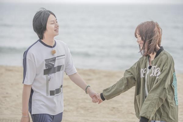 金希澈花样表白李菲儿 锦鲤夫妇海边心动十分