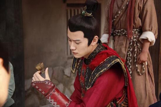 李柄辉《我的野蛮囧妃》开播 复仇将军卧薪尝胆