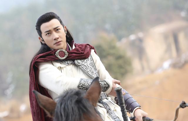 《锦绣未央》开播 罗晋调侃剧组扣吃面不给卤