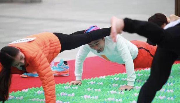 专注被整十几年 这次王祖蓝来《耳边疯》整人了