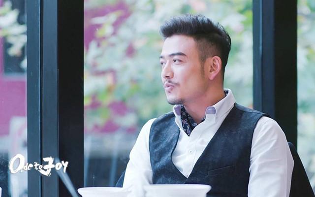 小包总杨烁晒《欢乐颂2》拍摄照 带刘涛见家长