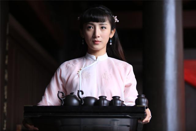 《姐妹姐妹》卢茜茶艺精湛 暖心人设升级